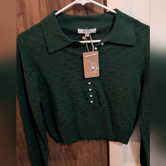 Rihoas Dark Green Scalloped Sweater With Pearl Buttons NWT - Picture 7 of 8